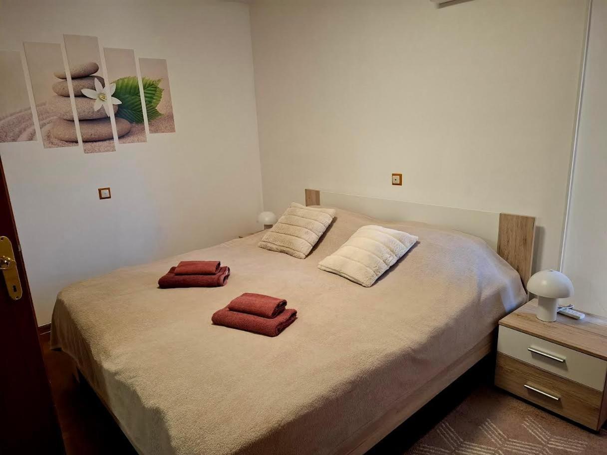 Apartmani Delas 2 Pjescana Uvala Zewnętrze zdjęcie