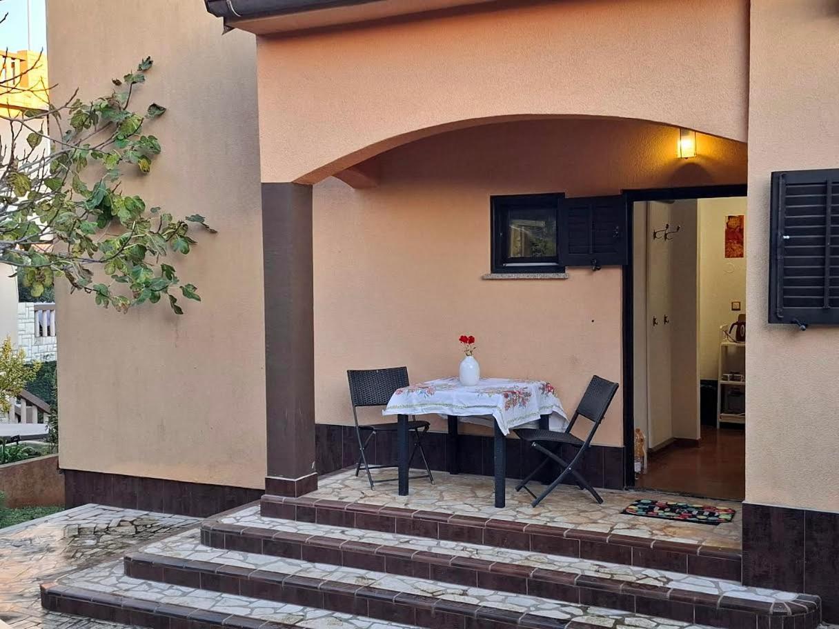 Apartmani Delas 2 Pjescana Uvala Zewnętrze zdjęcie
